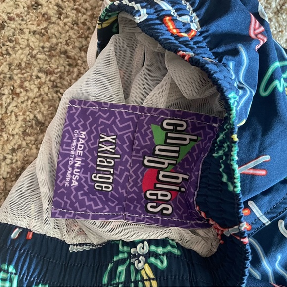 Chubbies Neon Lights 5.5” Classic Swim Trunk Shorts Palm Flamingo Mens… - Picture 4 of 10